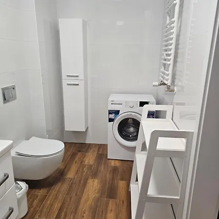 311 Kasprowicza アパート *